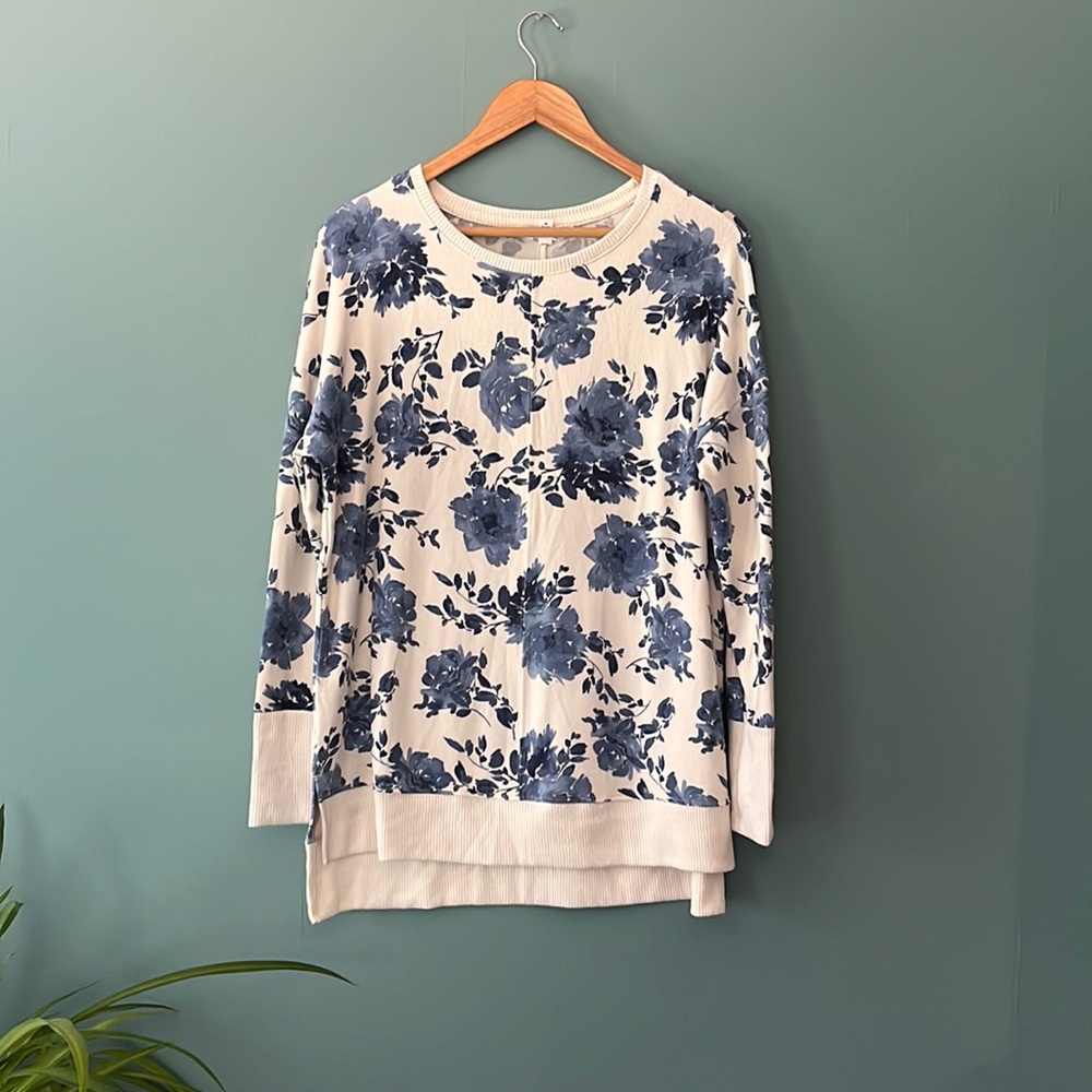 Time and Tru Oversized Hacci Tunic Top in Blue Floral Print Sz M